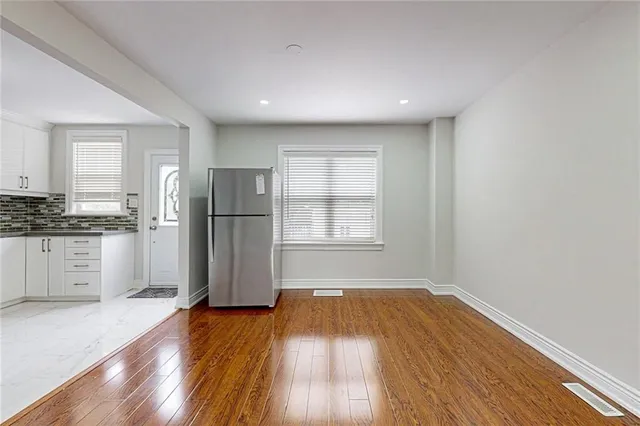 Additional image 8 of 192 WENTWORTH St