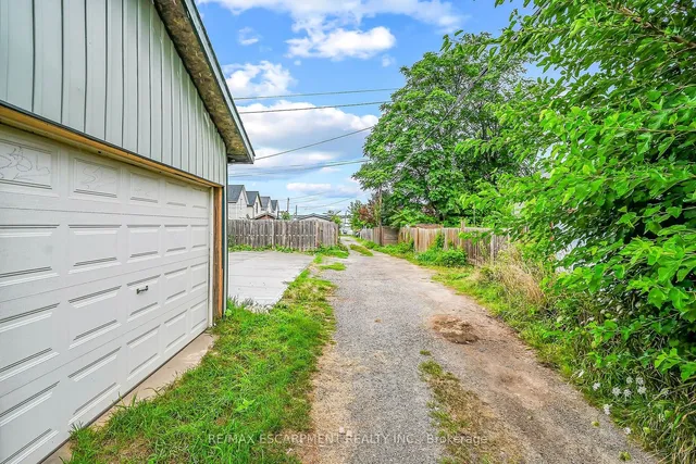 Additional image 34 of 33 Shaw St