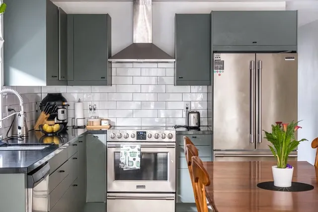 Additional image 15 of 127 WEST Ave