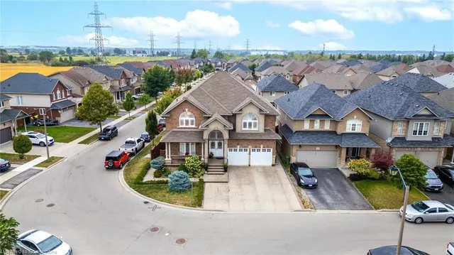 Additional image 49 of 56 Pelech Cres