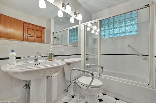 Additional image 18 of 84 Creighton Rd