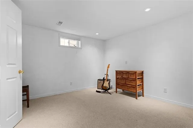 Additional image 25 of 54 BEACON Ave