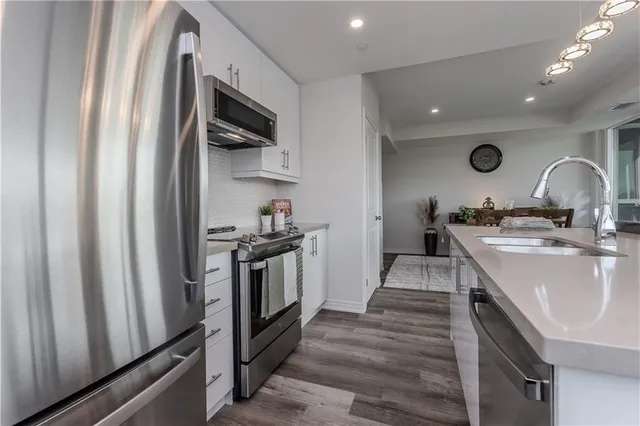 Additional image 24 of 2750 KING St Unit 710