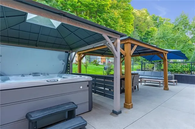 Additional image 40 of 64 HILDEGARD Dr