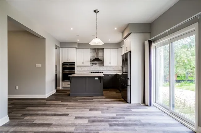 Additional image 30 of 219 KLEIN Cir