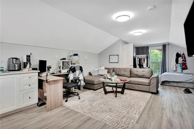 Additional image 33 of 240 PARKSIDE Dr