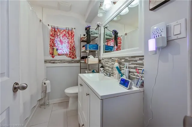 Additional image 10 of 139 Balsam Ave