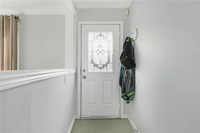 Additional image 3 of 215 STRATHEARNE Ave