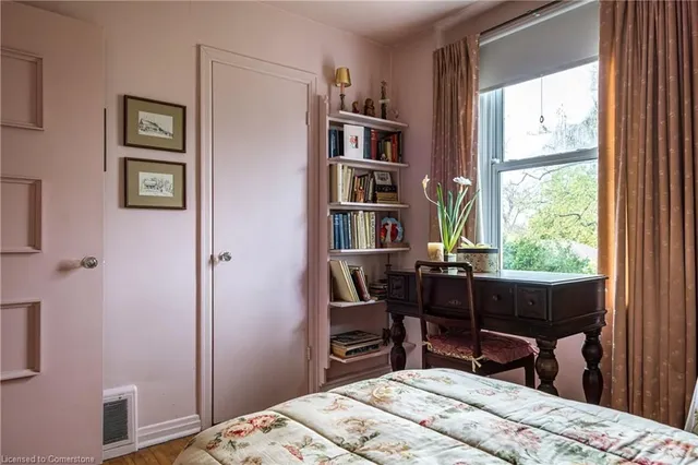 Additional image 37 of 144 Brantdale Ave