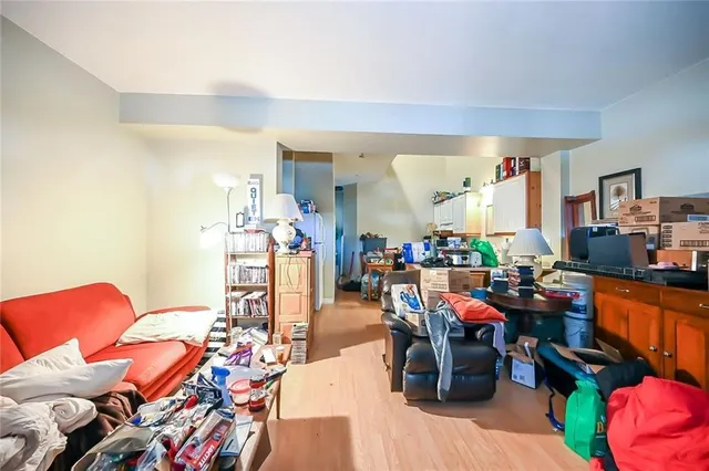 Additional image 29 of 129 LYNDEN Rd