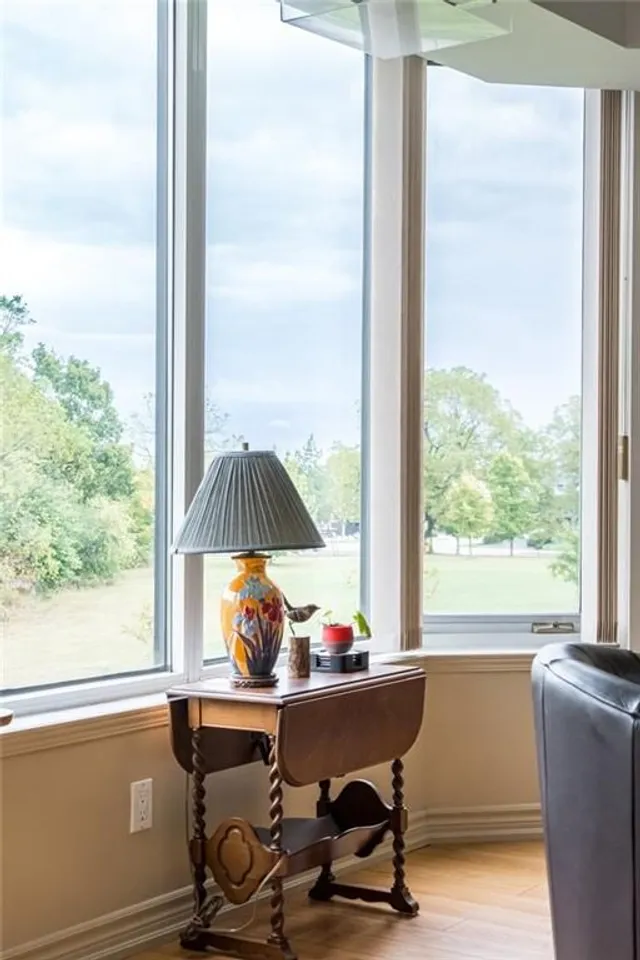 Additional image 8 of 180 LIMERIDGE Rd Unit 301