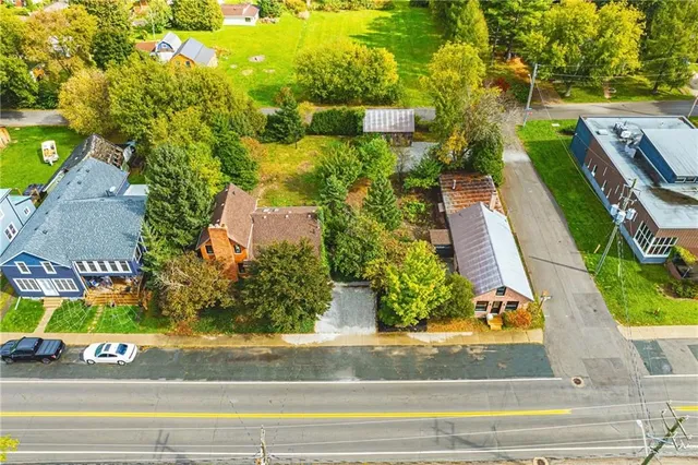 Additional image 49 of 116 LYNDEN Rd