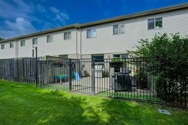 Additional image 38 of 90 REDCEDAR Cres