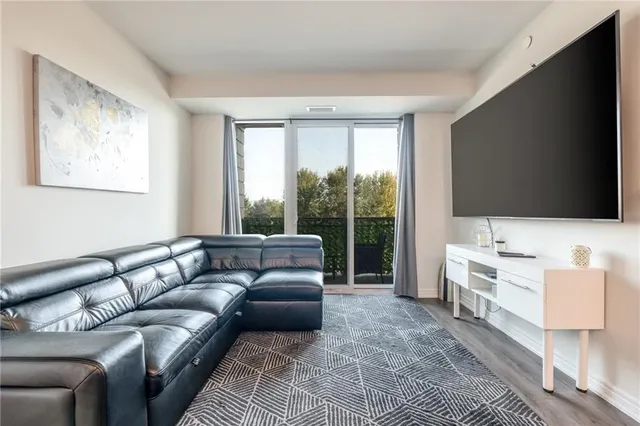 Additional image 16 of 2750 KING St Unit 203