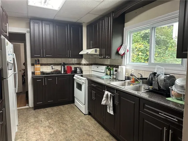 Additional image 4 of 57 EMERSON St