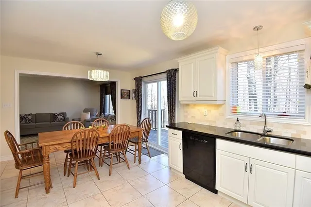 Additional image 18 of 59 HOLIMONT Crt