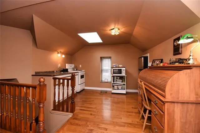 Additional image 33 of 152 HOMEWOOD Ave