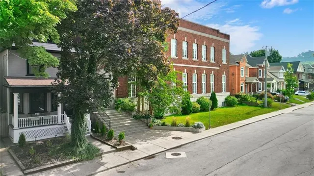 Additional image 4 of 73 GARFIELD Ave Unit 2A