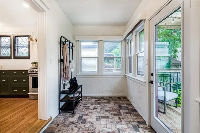 Additional image 23 of 111 LAKE AVENUE Dr