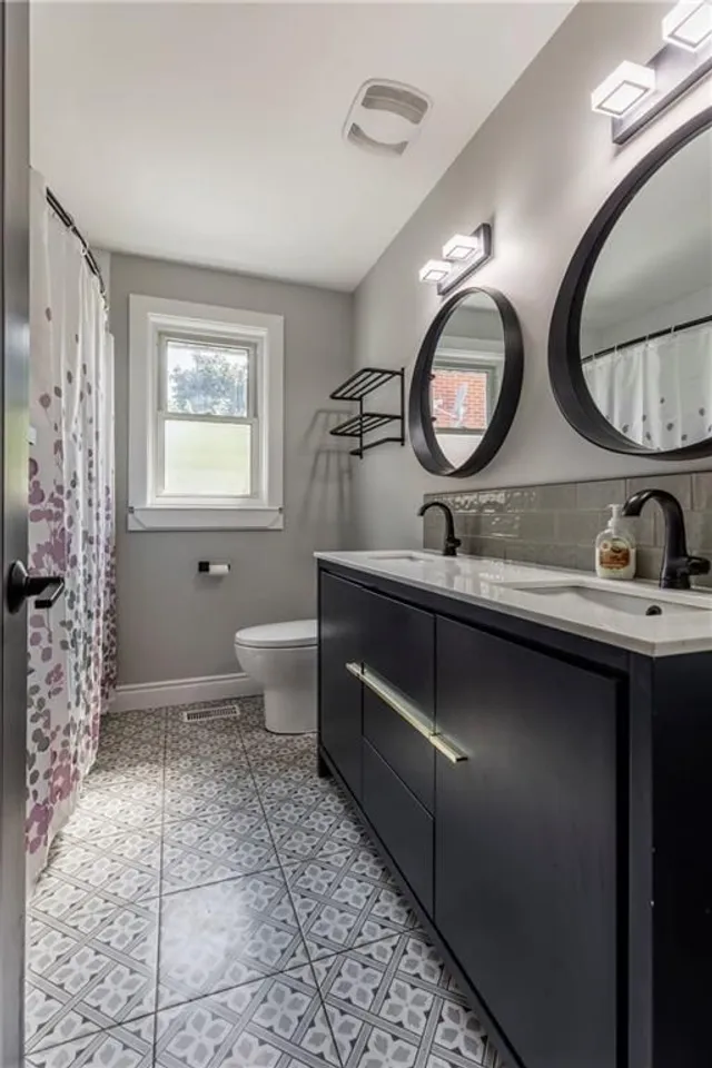 Additional image 28 of 317 GLENHOLME Ave