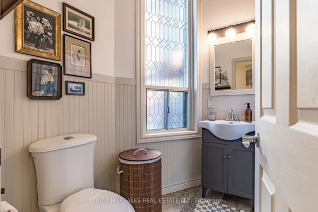 Additional image 19 of 185 Emerald St Unit 1/2