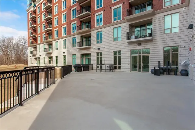 Additional image 39 of 2750 KING St Unit 710