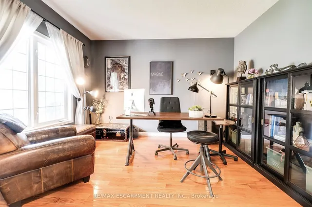 Additional image 18 of 72 Sidney Cres