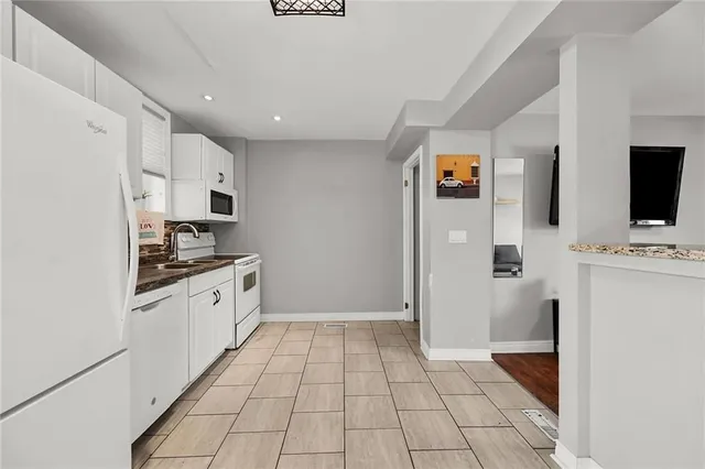 Additional image 12 of 174 GRACE Ave