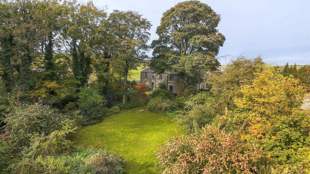 Additional image 3 of 5 Bed Character Home, ~3,000sqft, Superb Potential To Add Value