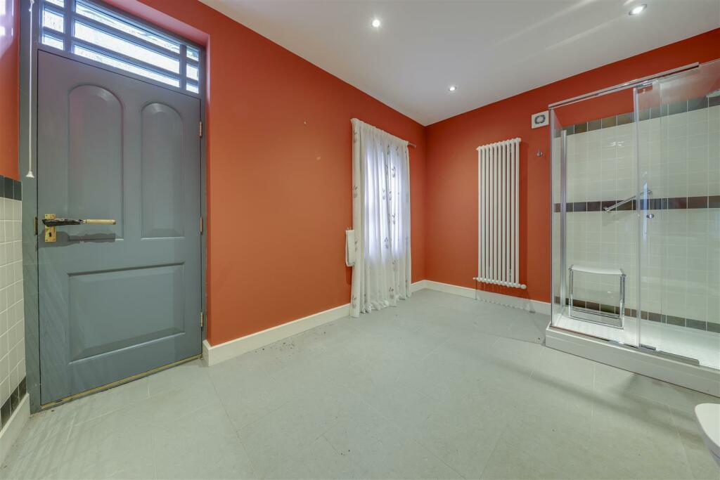 Additional image 18 of 5 Bed Character Home, ~3,000sqft, Superb Potential To Add Value