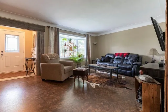 Additional image 10 of 3052 Guyatt Rd