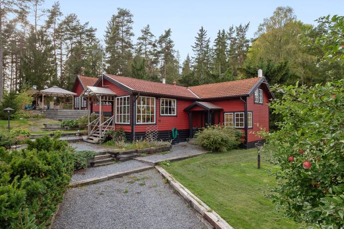 Additional image 2 of Sättra gårdsväg 10, Riala-Sättra, Norrtälje kommun