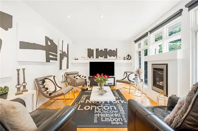 Additional image 16 of 340 SOUTHCOTE Rd