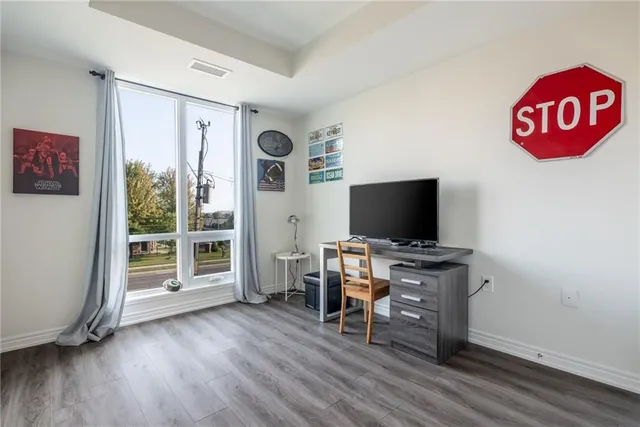 Additional image 23 of 2750 KING St Unit 203