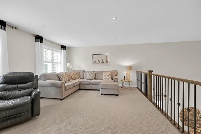 Additional image 32 of 38 BUTTERNUT GROVE Lane