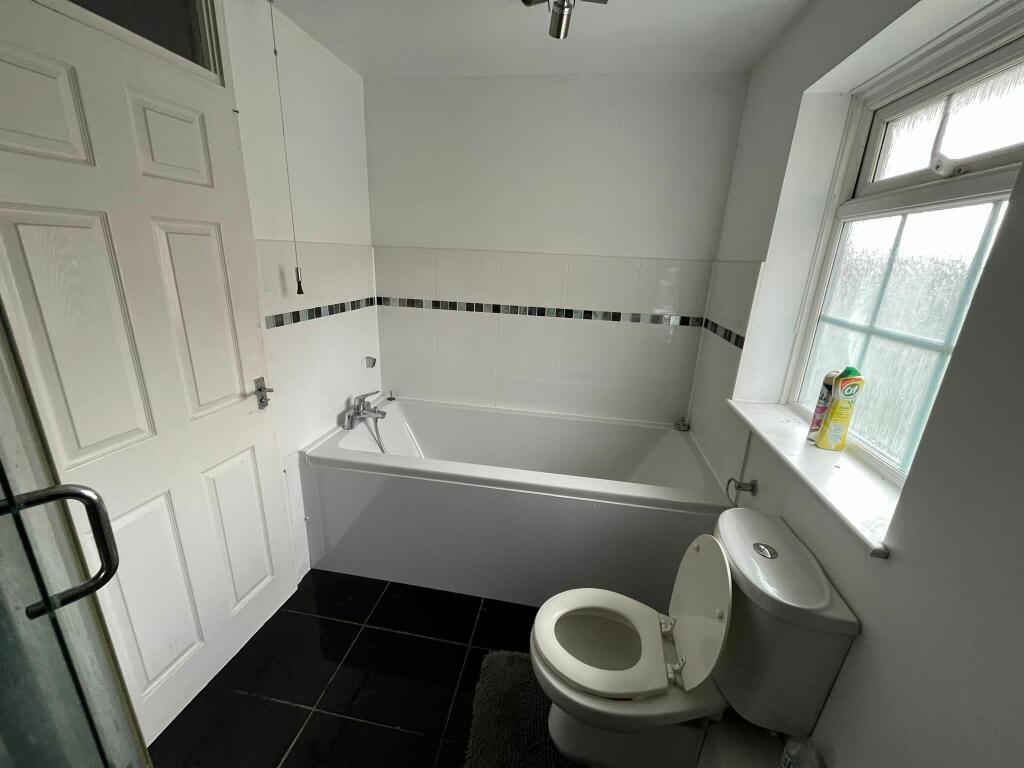 Additional image 4 of Room 4, Bach Mill Drive, Hall Green, B28 0XN