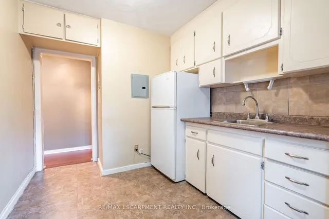 Additional image 11 of 4 ROBINSON St Unit 5