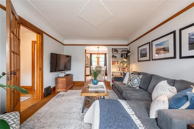 Additional image 7 of 305 WEXFORD Ave