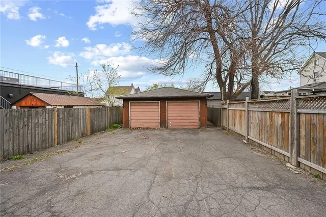 Additional image 23 of 109 BEACH Rd