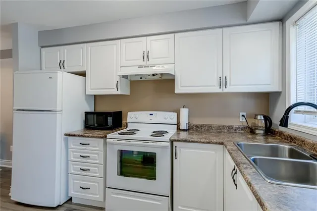 Additional image 9 of 1328 UPPER SHERMAN Ave Unit 9