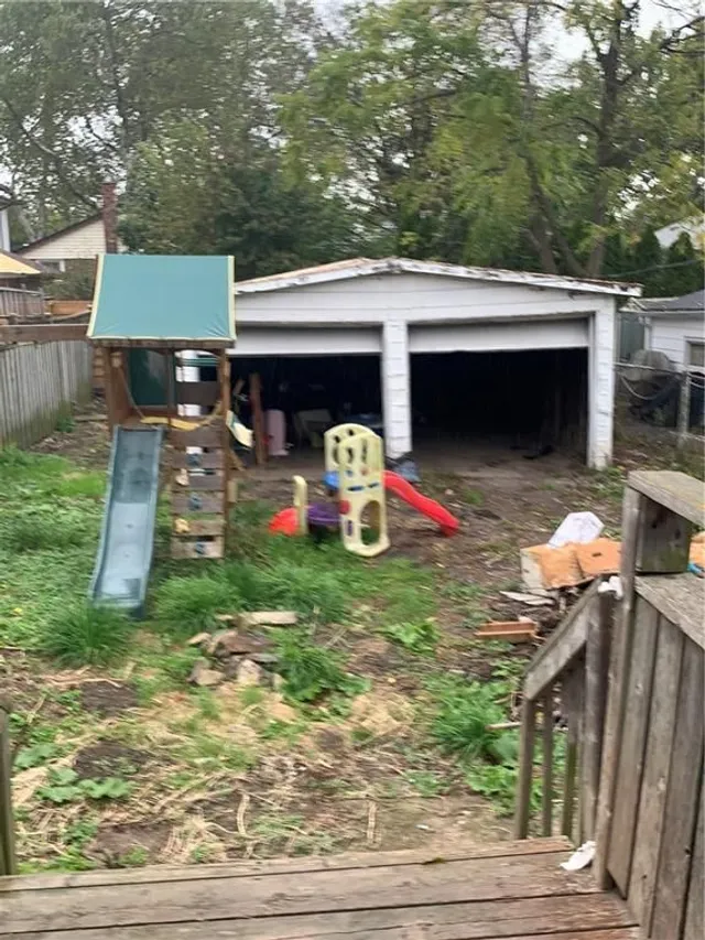 Additional image 17 of 98 EAST 18TH St