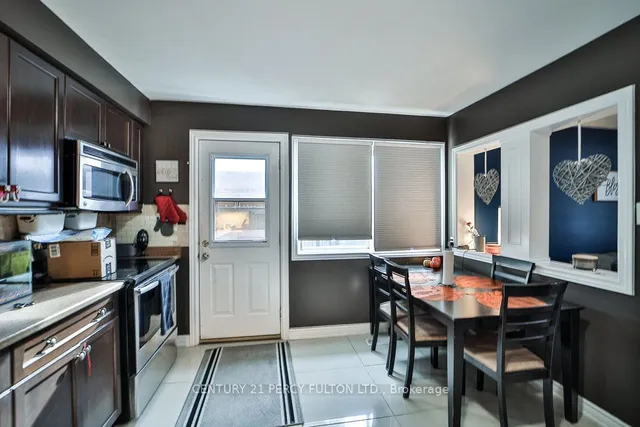 Additional image 11 of 102 Neil Ave