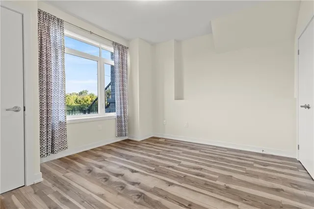 Additional image 12 of 590 NORTH SERVICE Rd Unit 29