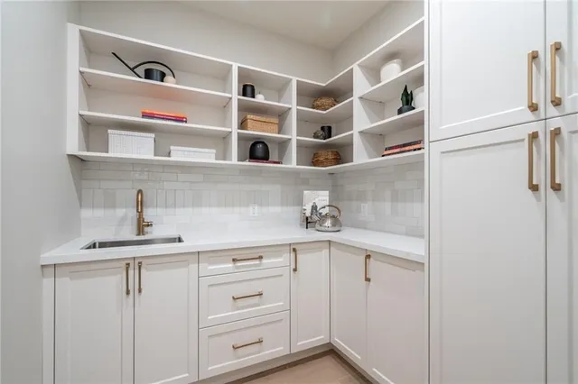 Additional image 17 of 262 ROBINA Rd