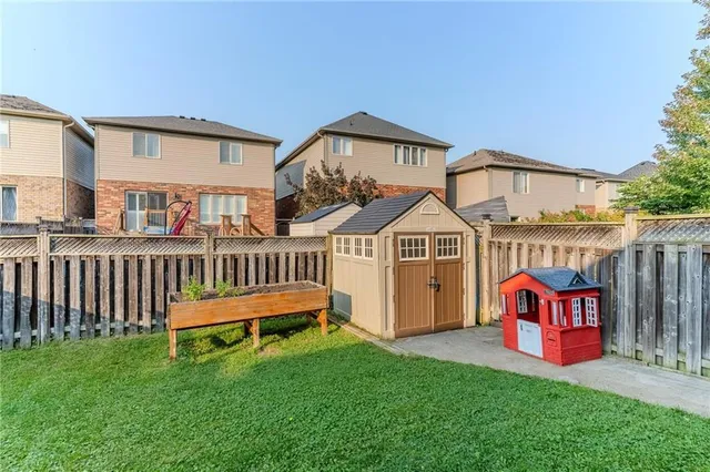 Additional image 30 of 31 TOPAZ St