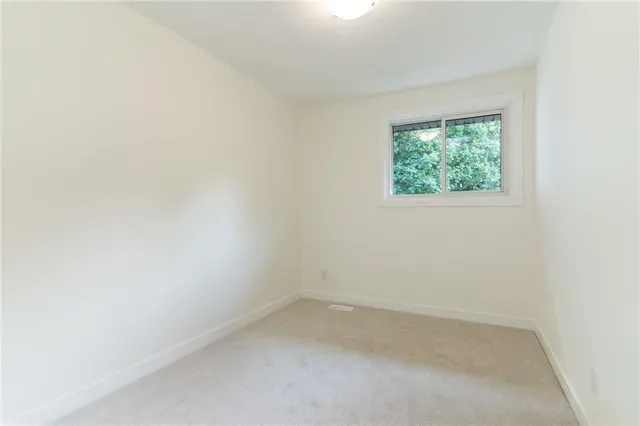 Additional image 18 of 76 WOODMAN Dr