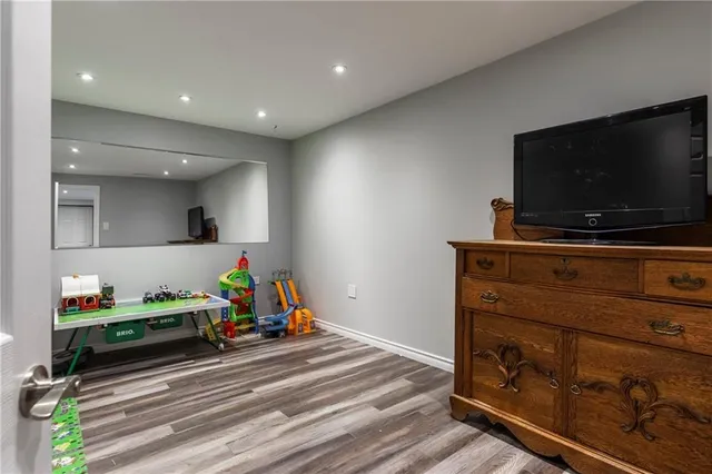 Additional image 40 of 317 GLENHOLME Ave