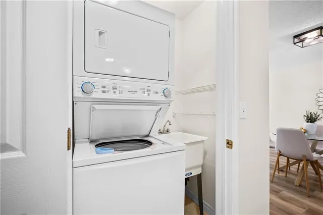 Additional image 22 of 810 GOLF LINKS Rd Unit 20