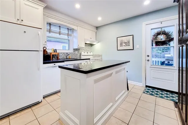 Additional image 19 of 133 CAMERON Ave