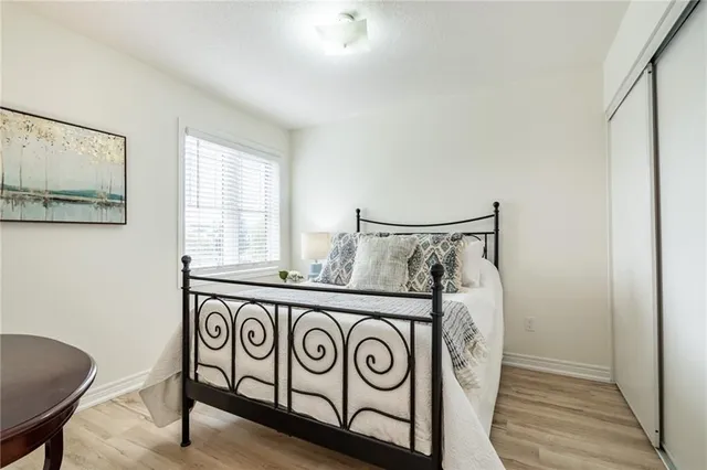 Additional image 21 of 67 GOLDEN IRIS Cres